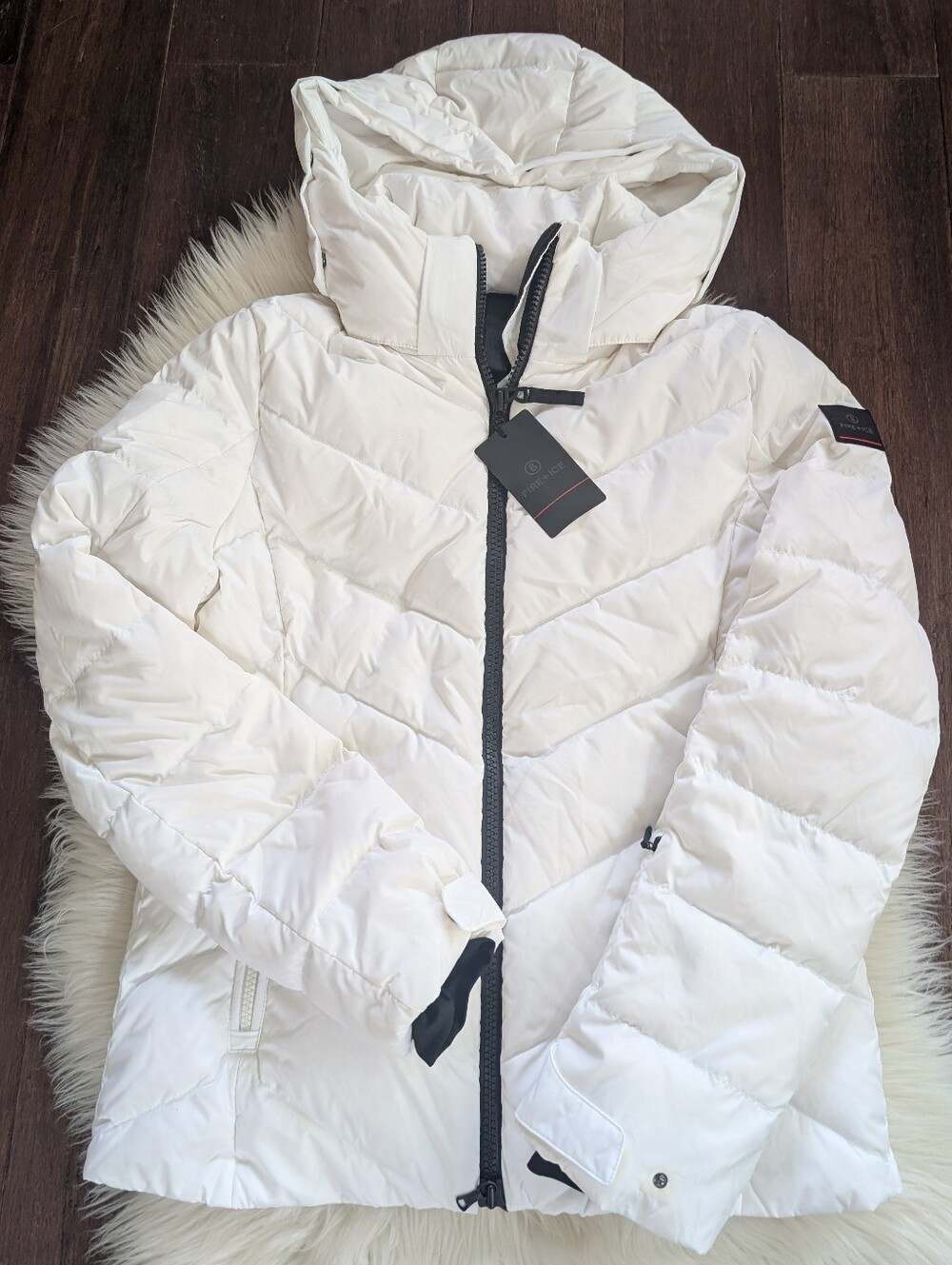 NWT NEW Bogner Fire+Ice Sassy Down Puffer Ski Jacket Size US 6 White 600 Fill